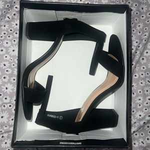 Black high heels (Windsor Hannah) 5.5